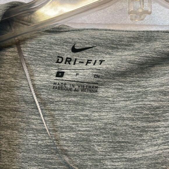 Nwot Nike woman’s grey open sweatshirt - Picture 4 of 10